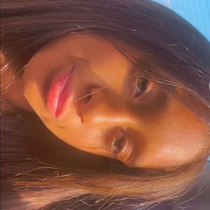 Meet your Posher, Dakota